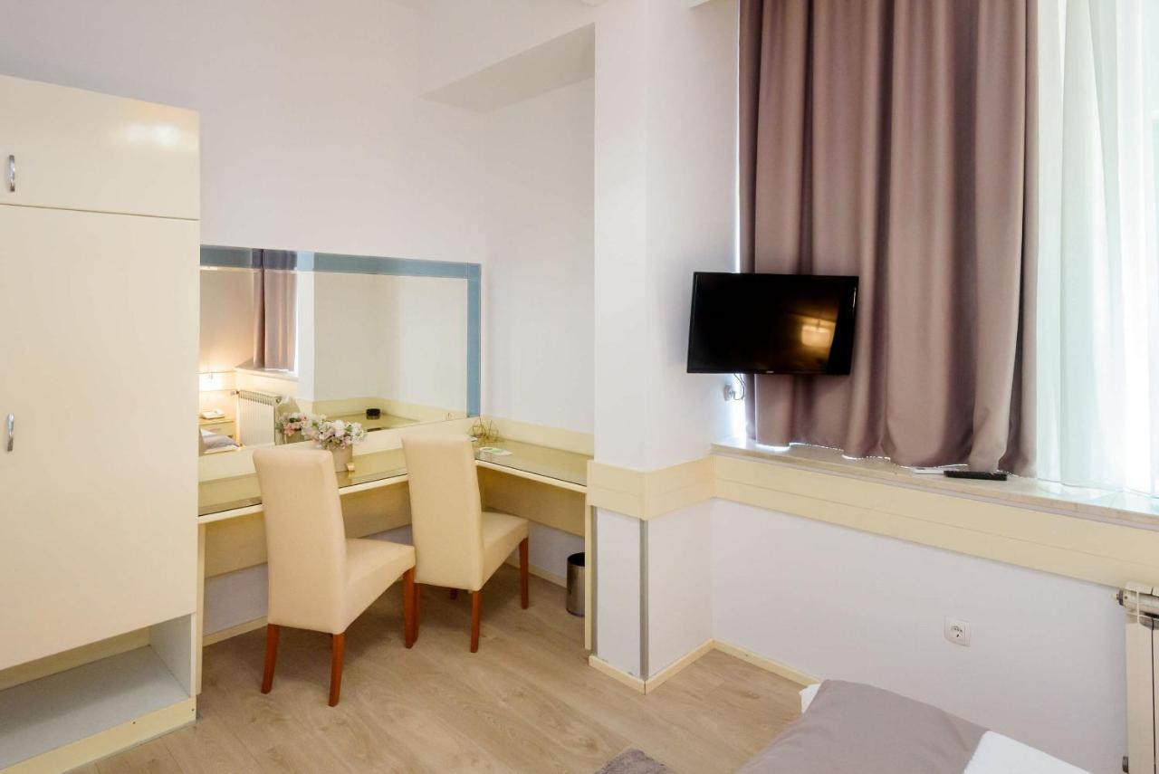 Hotel Mb Metkovic Exterior photo